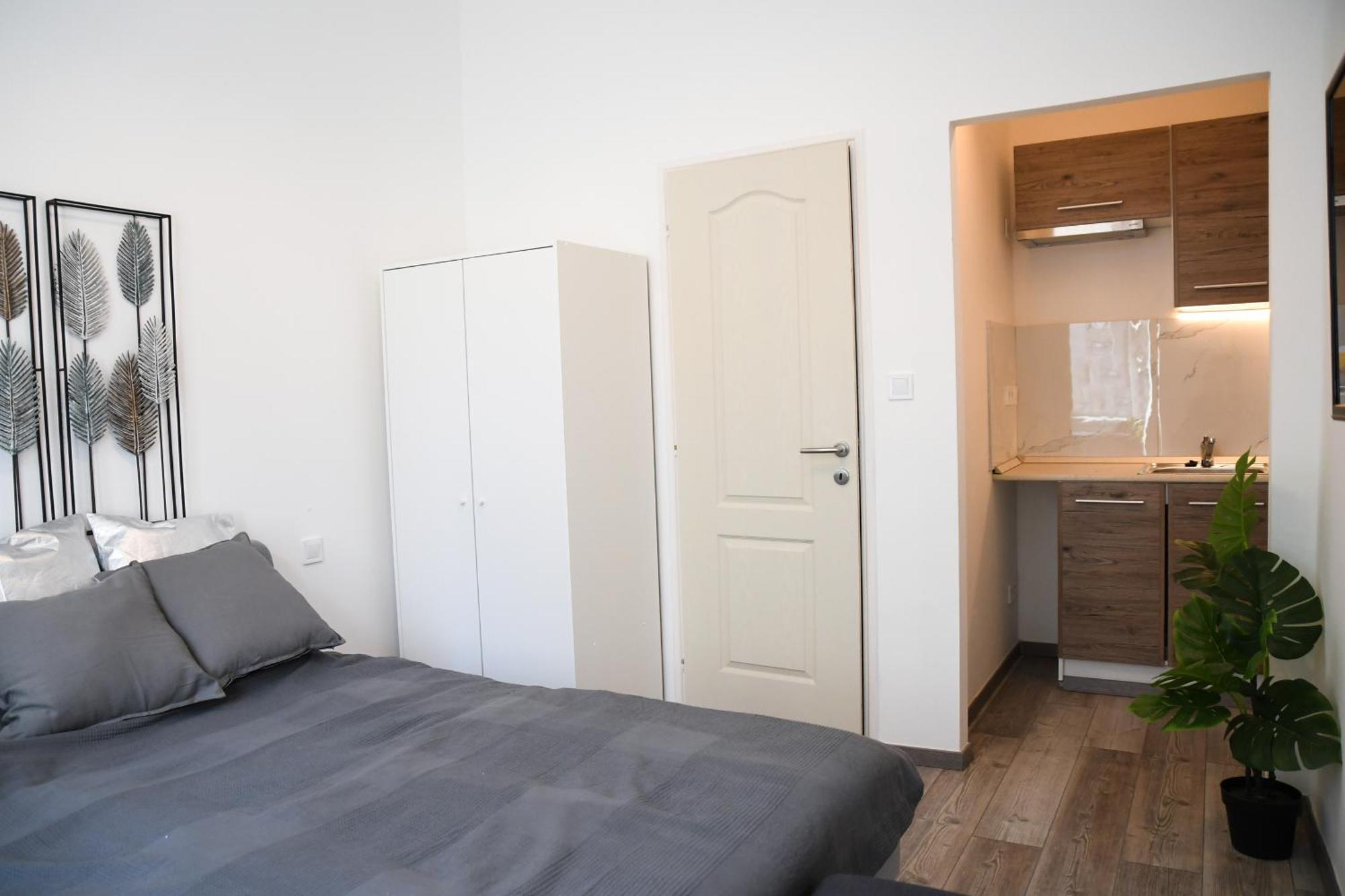 Buda Central Mini Studios — Photos 2